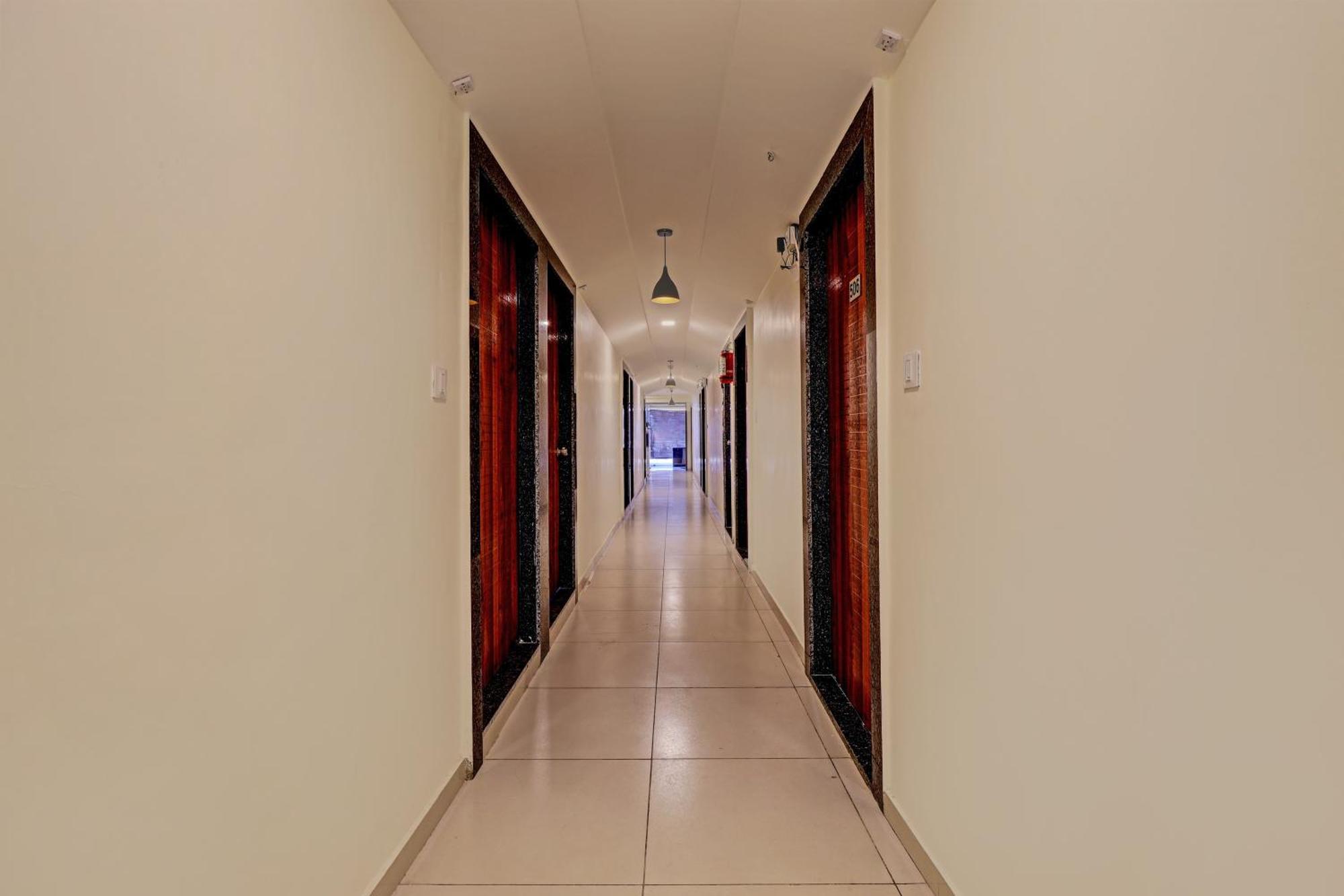 Hotel O Alexa Ahmedabad Exterior photo